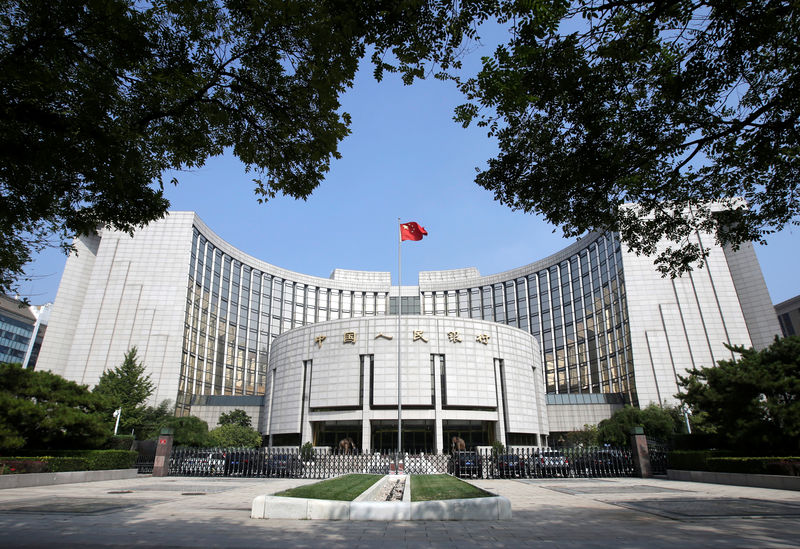 المركزي الصيني يسعى للحفاظ على استقرار اليوان في نطاق متوازن