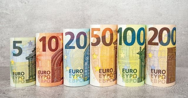  بيع زوج اليورو دولار من مستوى المقاومة 1,10