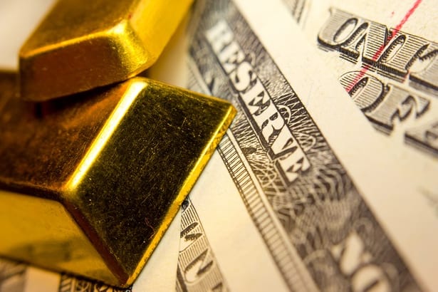 ارتفاع عوائد الخزانة الأمريكية تدعم الدولار وتضغط على أسعار الذهب